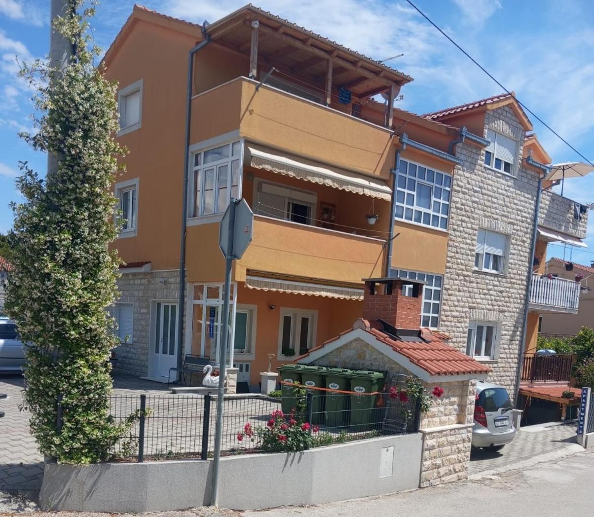 Apartment Radalj Kaštela Eksteriør bilde