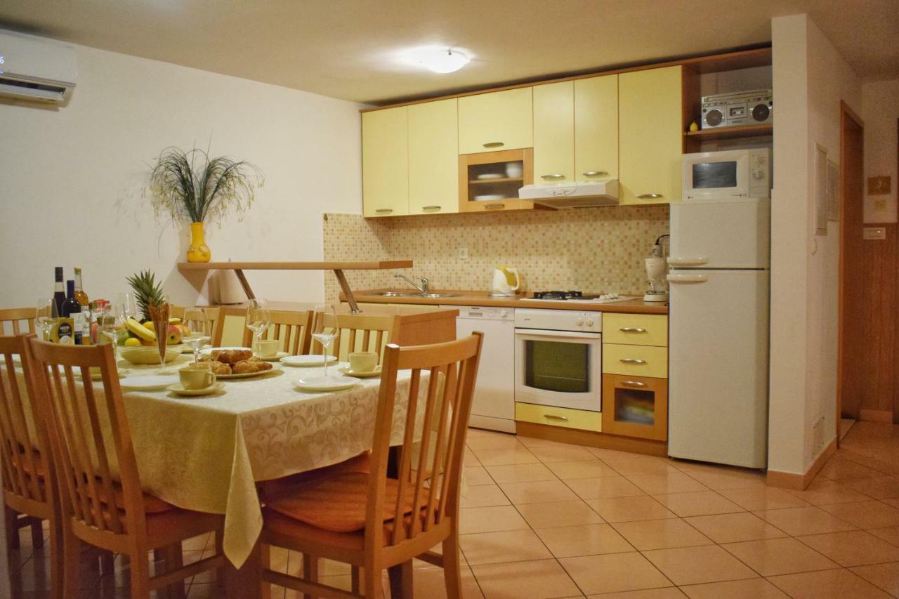 Apartment Radalj Kaštela Eksteriør bilde